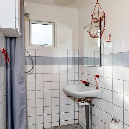 5 Person In Roslev-by Traum *